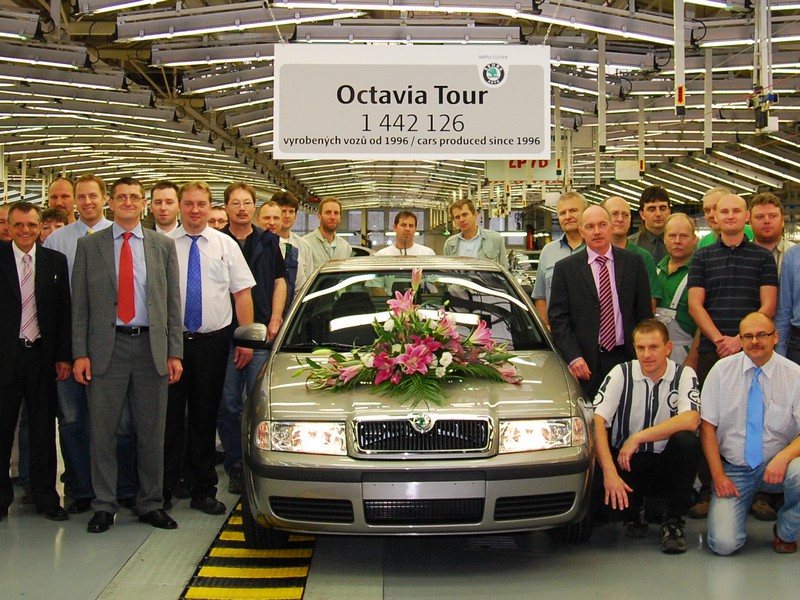 Ukončení výroby první generace Octavia Tour